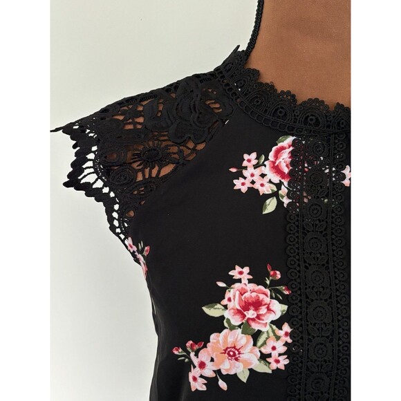 Black floral, lace trim top, Size Small - Picture 2 of 10